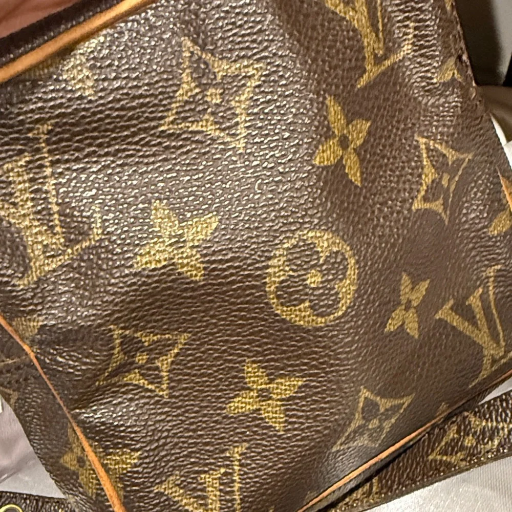 Louis Vuitton amazone Brown Monogram crossbody Bag